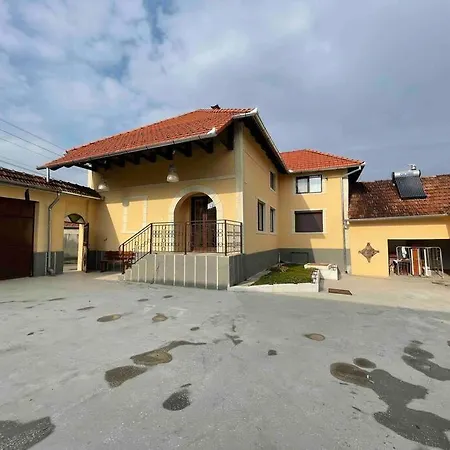 In Izbuc, Bihor - Casa Moma Holiday home Carpinet