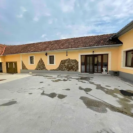 In Izbuc, Bihor - Casa Moma *